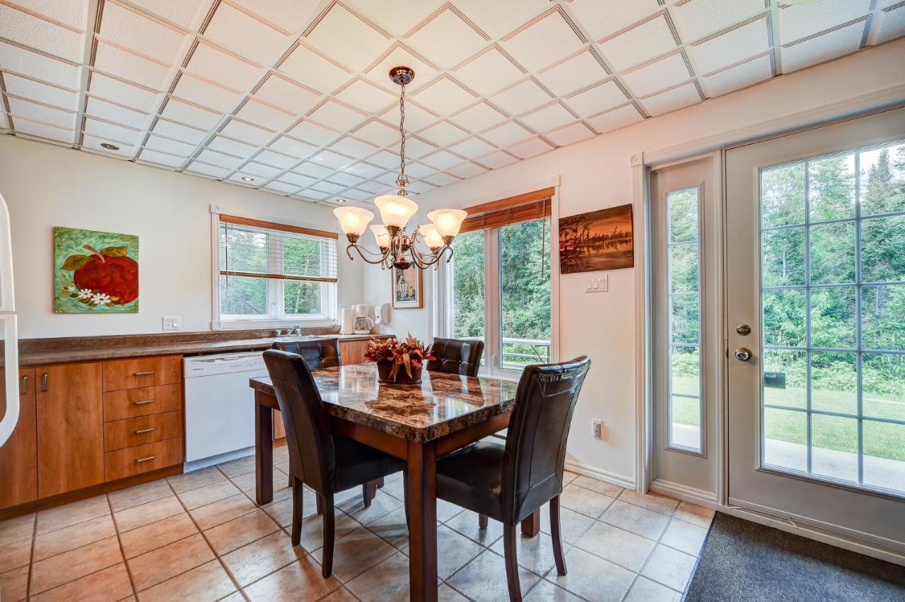 32 B De Vebron Apartment LʼAnse-Saint-Jean Екстериор снимка